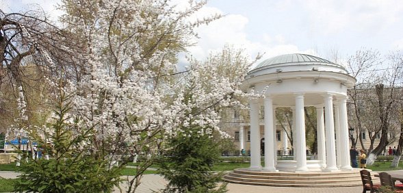 На реставрацию памятника Юрию Гагарину и ротонды в сквере имени Ленина в Оренбурге готовы потратить 7,6 млн рублей