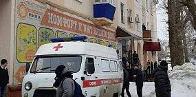 В Медногорске на голову женщине с крыши дома сошел снег