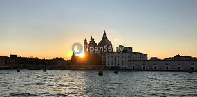 Семья из Оренбургской области вынуждена была возвращаться из Венеции за свой счет