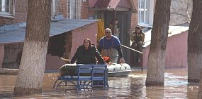 В Орске на капремонт многоквартирных домов после паводка 2024 года выделили почти 300 млн рублей за 2 года, но что-то идет не так