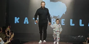 4-летний ребенок-инвалид из Оренбургской области стал моделью на показе Volga Fashion Week