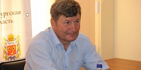 Суд может обязать Законодательное Собрание Оренбургской области извиниться перед депутатом, лишенным слова