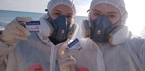 Работа студентов на берегу Черного моря. Источник: Правительство Оренбургской области