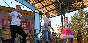 В Орске состоялось традиционное «Минидиско» от радиостанции DFM