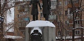 Так выглядел памятник Пушкину и Далю в 3 февраля 2022 года