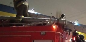 В Оренбурге рядом с ТК «Степной» произошел пожар
