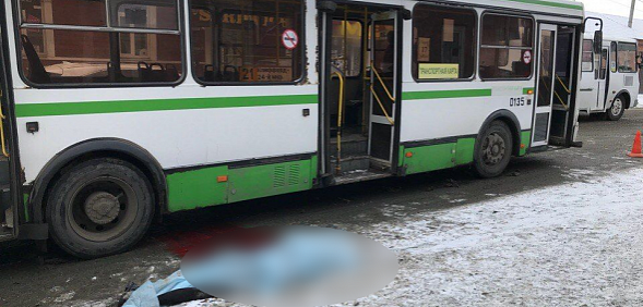 В Оренбурге автобус насмерть сбил девушку