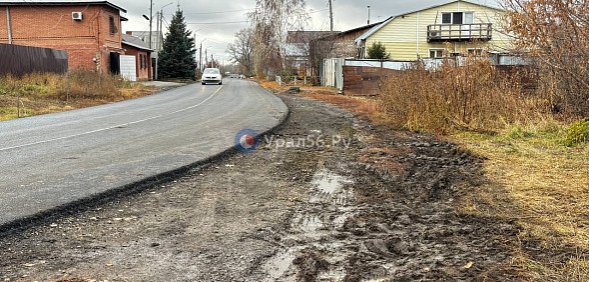 «Мы все в глубокой…яме»: жители поселка Кузнечный Оренбургского района возмущены новой дорогой