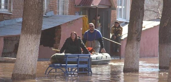 В Орске на капремонт многоквартирных домов после паводка 2024 года выделили почти 300 млн рублей за 2 года, но что-то идет не так