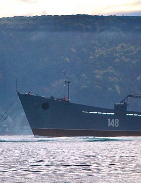 На десантном корабле «Орск» на пути в Сирию сломался двигатель
