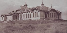 Заколоченные окна и степь: Как выглядел вокзал на станции Орск больше века назад? 