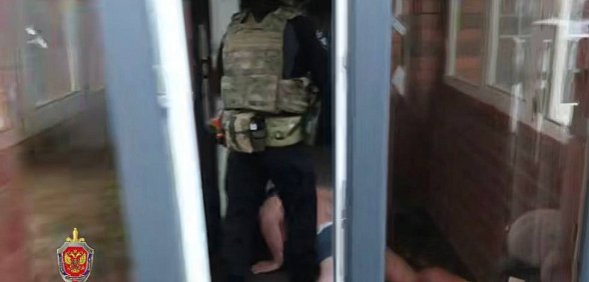 Задержание. Источник: Стоп-кадр из видео УФСБ Росси по Оренбургской области