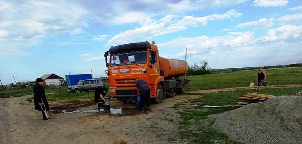 Воду в поселке Звероферма Орска проверили на разных глубинах. Для питья она не подошла нигде