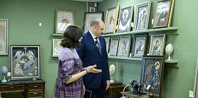Евгений Солнцев в Доме пуховой моды. Фото из телеграмм-канала врио губернатора Оренбургской области 