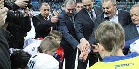 Открытие детского турнира по хоккею в Орске посетил Владислав Третьяк