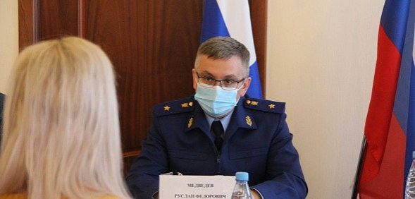 Прокурор Оренбургской области предлагает запретить депутатам нанимать помощников из числа родственников