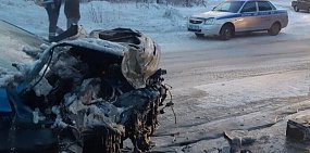 В Медногорске во время ДТП загорелся автомобиль 