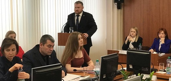 Отчет главы во время заседания горсовета