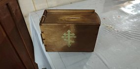 Ящик для пожертвований, который попытались украсть. Фото МВД Мордовии 