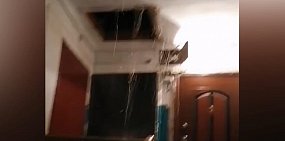 Ночью в Орске на чердаке многоквартирного дома прорвало трубу отопления