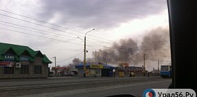 В Орске в районе поселка Биофабрика загорелся камыш