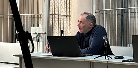 Александр Самбурский в зале суда 