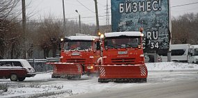 Снегоуборочная техника на улице Тагильской. Орск,  19.11.2019