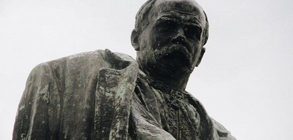 В каком состоянии находится памятник Т.Г. Шевченко в Орске?