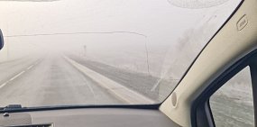 На трассе Оренбург - Орск стоит туман