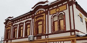 В Бузулуке обезображен капитально отремонтированный фасад 