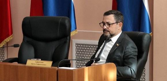 Артем Сафиуллин на горсовете