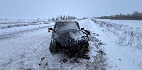 4-летняя девочка и ее мама пострадали в ДТП в Оренбургской области в канун Нового года