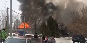 В Нежинке на территории Экстрим-парка горит здание (видео)