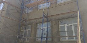 В Орске в поселке Москва начали ремонт фасада школы №63