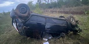 Под Орском перевернулась  LADA Kalina, водитель получил многочисленные переломы