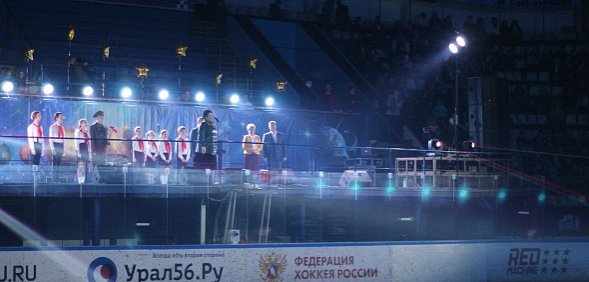 Вслед за бортом и освещением в ДС «Юбилейный» Орска обновят и покрытие вокруг льда
