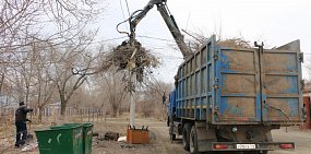 В Орск для уборки крупного мусора прибудет еще один металловоз