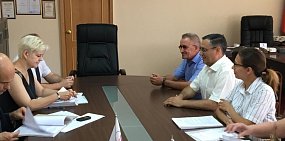 Пятый кандидат на пост губернатора сдал в избирком необходимое количество подписей депутатов