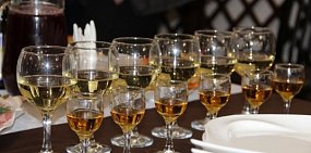 В Оренбургской области разрешено проводить банкеты и корпоративы в кафе и ресторанах. Денис Паслер внес изменения в указ 