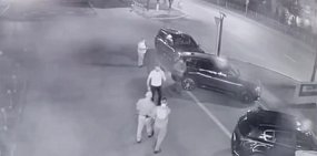 Стоп-кадр с камер видеонаблюдения во время конфликта. 