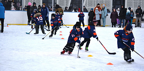 Вечер на коньках в Орске, фото: Урал56.Ру