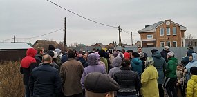 «Дачная демократия»: В Оренбурге члены двух СНТ вышли на народный сход