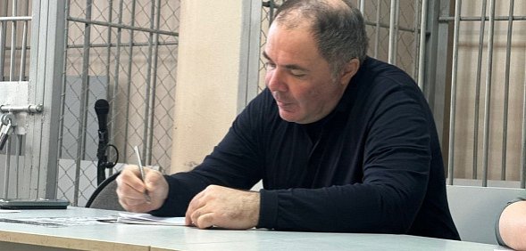 Самбурский в зале суда 13.02