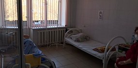 Туристы на отдыхе в Адлере отравились суррогатной чачей, некоторые насмерть