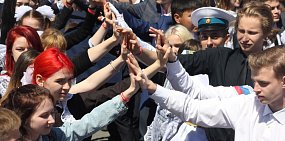 Как в школах Оренбурга относятся к детям с цветными волосами и татуировками?