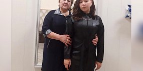 Беказада и ее дочь Карина. Фото из личного архива