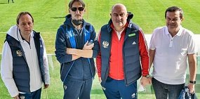 Тренер сборной России по футболу Станислав Черчесов посетил матч ФК «Оренбург» на сборах