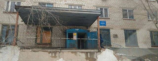 Пятиэтажный жилой дом (общежитие) в Орске на улице Просвещения, 57