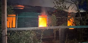 В Оренбургской области подросток спас свою семью и чужого ребенка из горящего дома