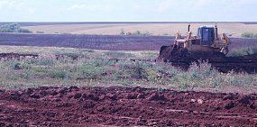 После публикации Урал56.Ру в Красногвардейском районе зачистили территорию около нефтяной вышки